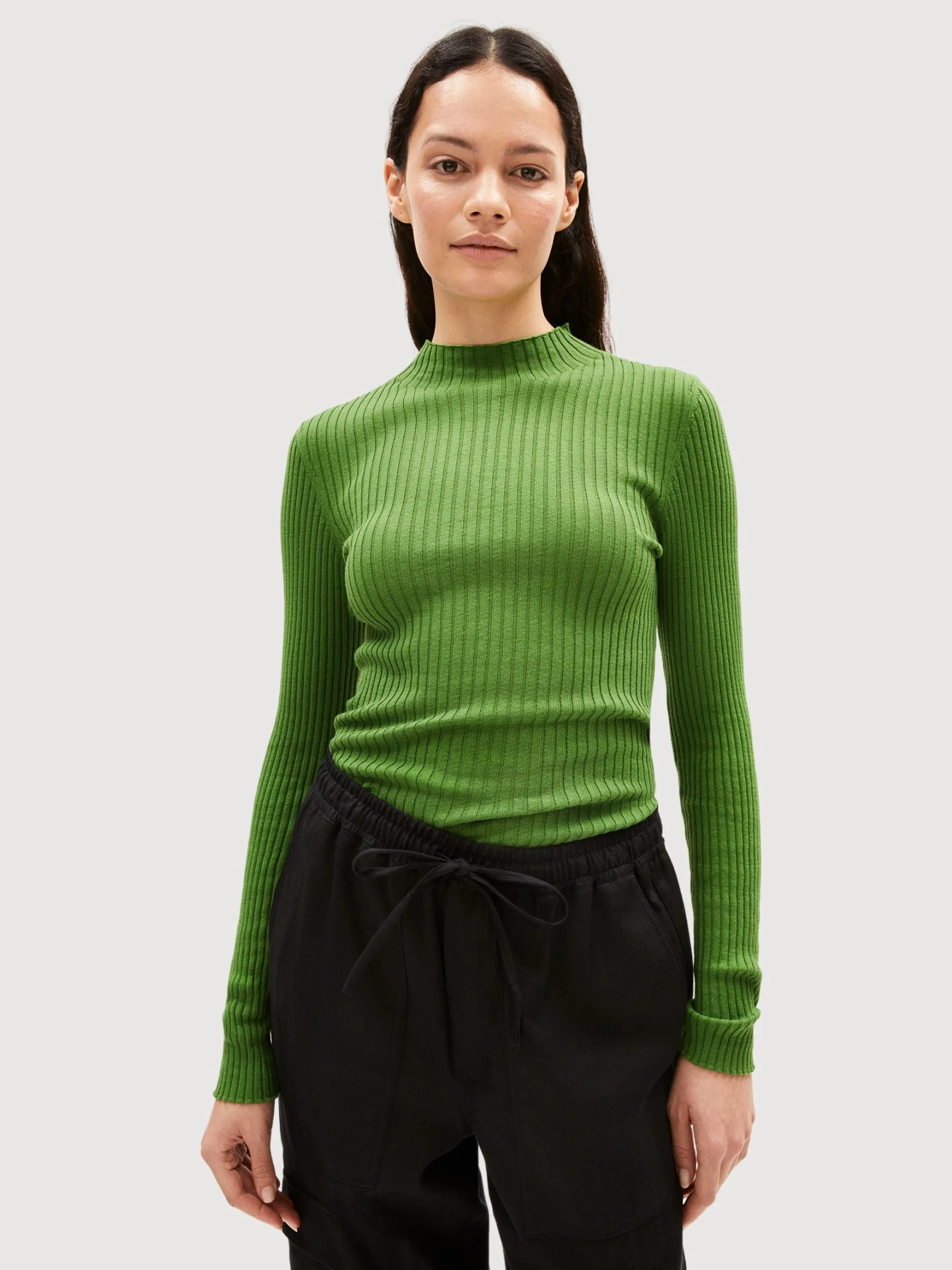 Alaania Ivy green Woman Longsleeve | Armedangels