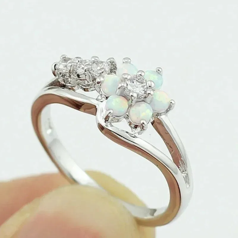 Flower King Ring from Kiwidress