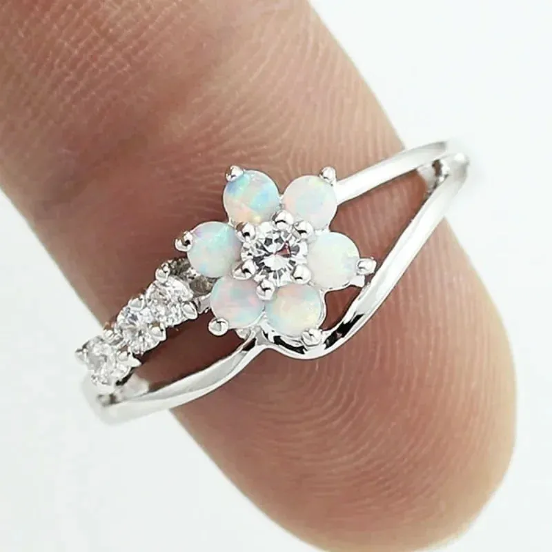 Flower King Ring from Kiwidress