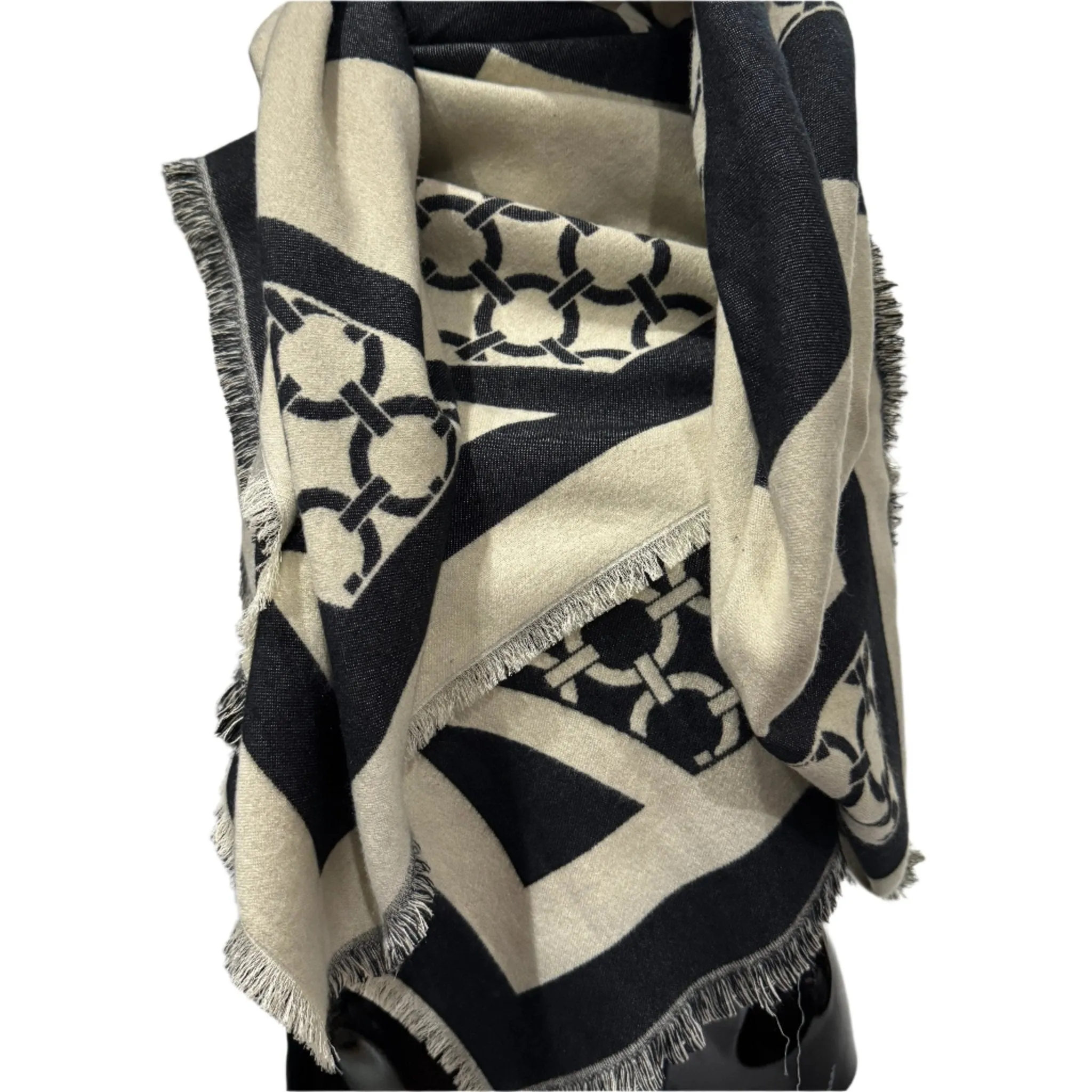 Luxury Scarves Collection – Cozy, Stylish Scarves for Every Season