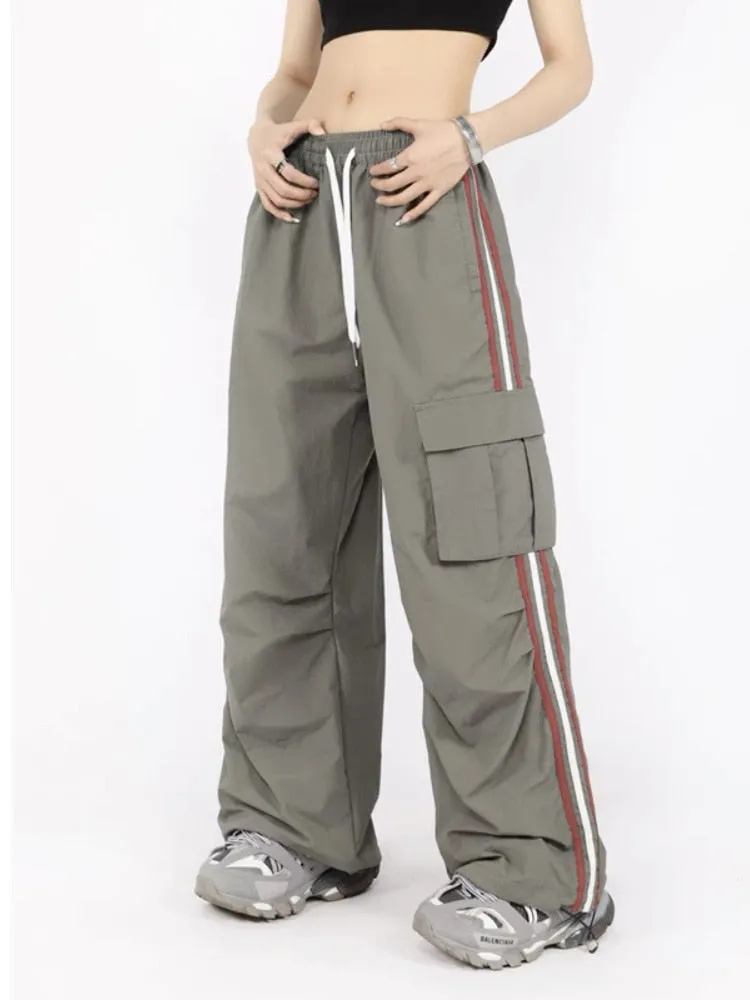 Trendy cargo pants with drawstring and pockets